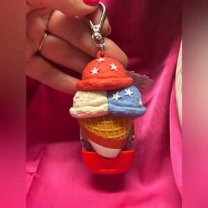 NWT B&BW Pocketbac&refill holder keychain •Patriotic Ice Cream Cone 🇺🇸 👏 ❤️ 🤍💙